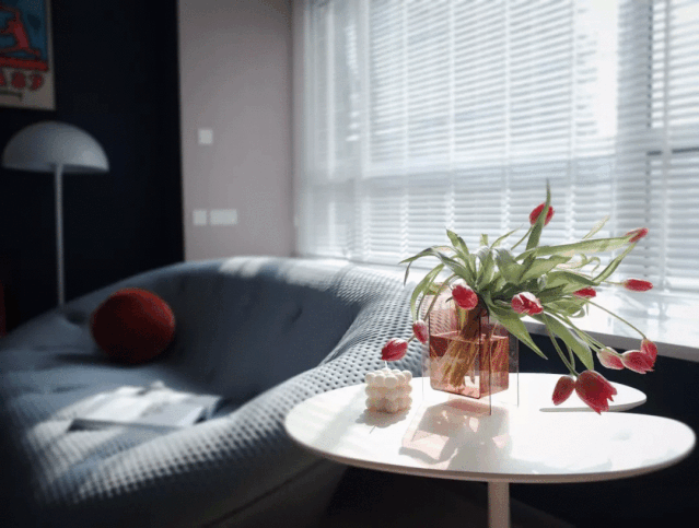 90平个性三居装修，这样的隐形门设计，还是头一次见！