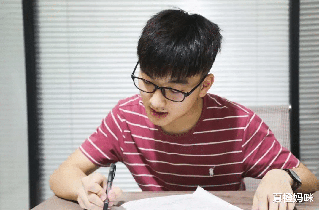 夏橙妈咪|学霸常说的“凡尔赛语句”,听上去平淡无奇,却刺痛了学渣的心