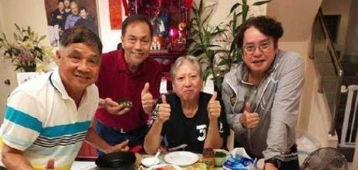 成龙|洪金宝暴瘦，吴孟达患癌，成龙走路靠人扶，一个时代已经落幕了