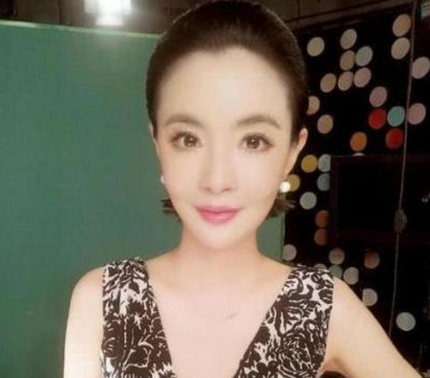 整容|她是央视著名主持人，却因整容丢掉前程，网友：看见她就关电视