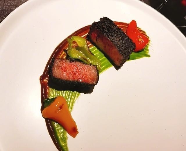 佟丽娅|深夜放毒！佟丽娅晒宵夜，摆盘精致量极少，网友：贫穷限制了想象