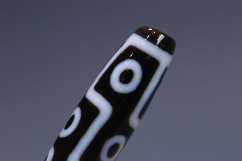 天珠|至纯天珠，藏传 老玛瑙九眼天珠