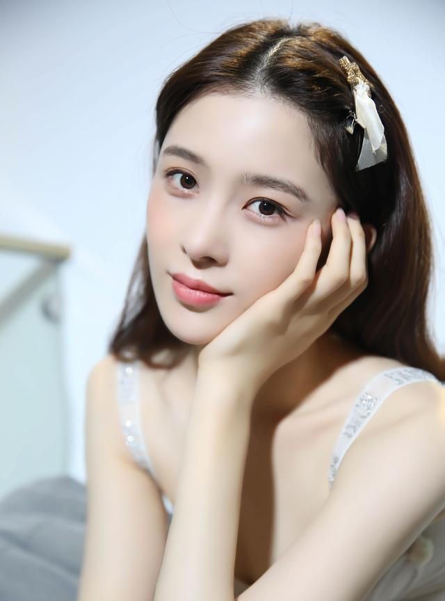 赵樱子|从女一号到网红，直播叫老公，三句离不开礼物，日入近百万