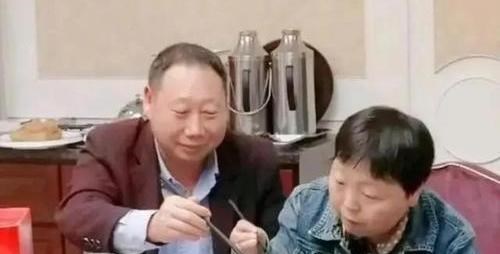 杜大娘说郭威随宽哥。网友:你看看智障姐夫不更随你吗?