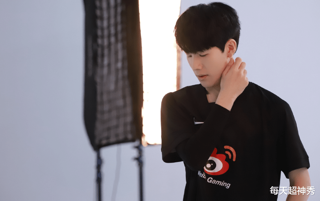 edg战队|LPL春季赛宣传片上架，EDG队长率先登场，Uzi单独出镜