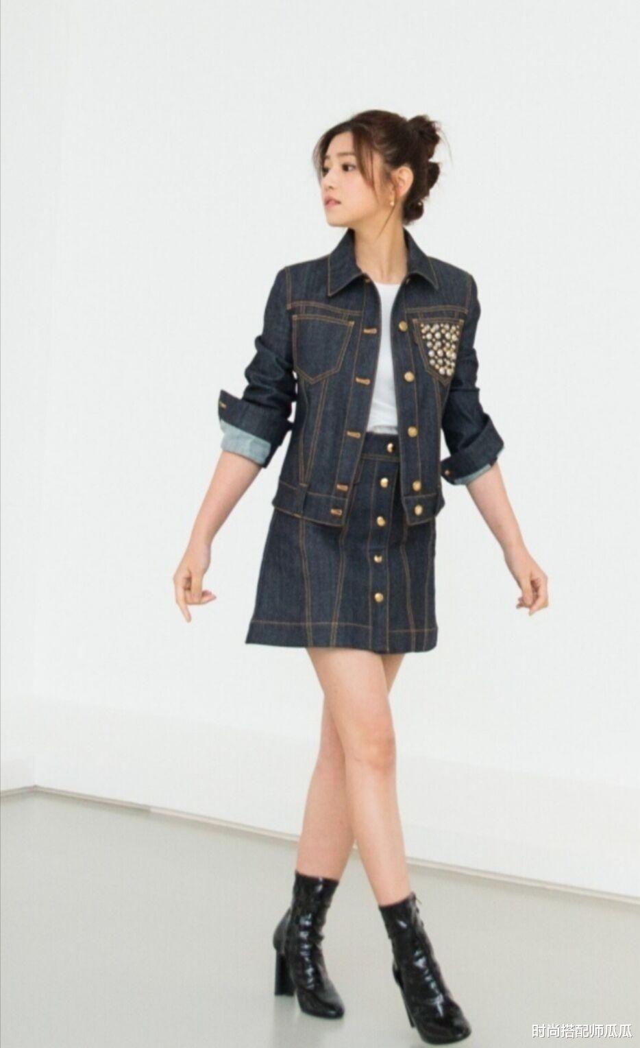 穿衣搭配|陈妍希很懂扮“小女人”，一袭蕾丝裙走红毯，身材纤细真给陈晓长脸