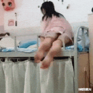 神武星人|“美女真是腿长任性，穿成这样太容易让人误会了，真尴尬！”哈哈哈哈