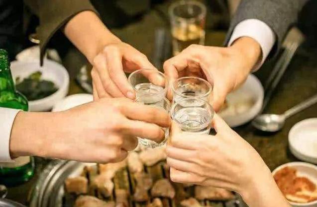 铠甲护士|饮酒后出现这3种现象，就不要再继续喝了，劝你要节制
