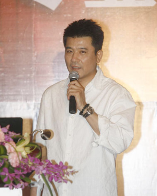 孙淳|著名演员孙淳：照顾病妻36年，一生丁克，花60万克隆已逝爱犬