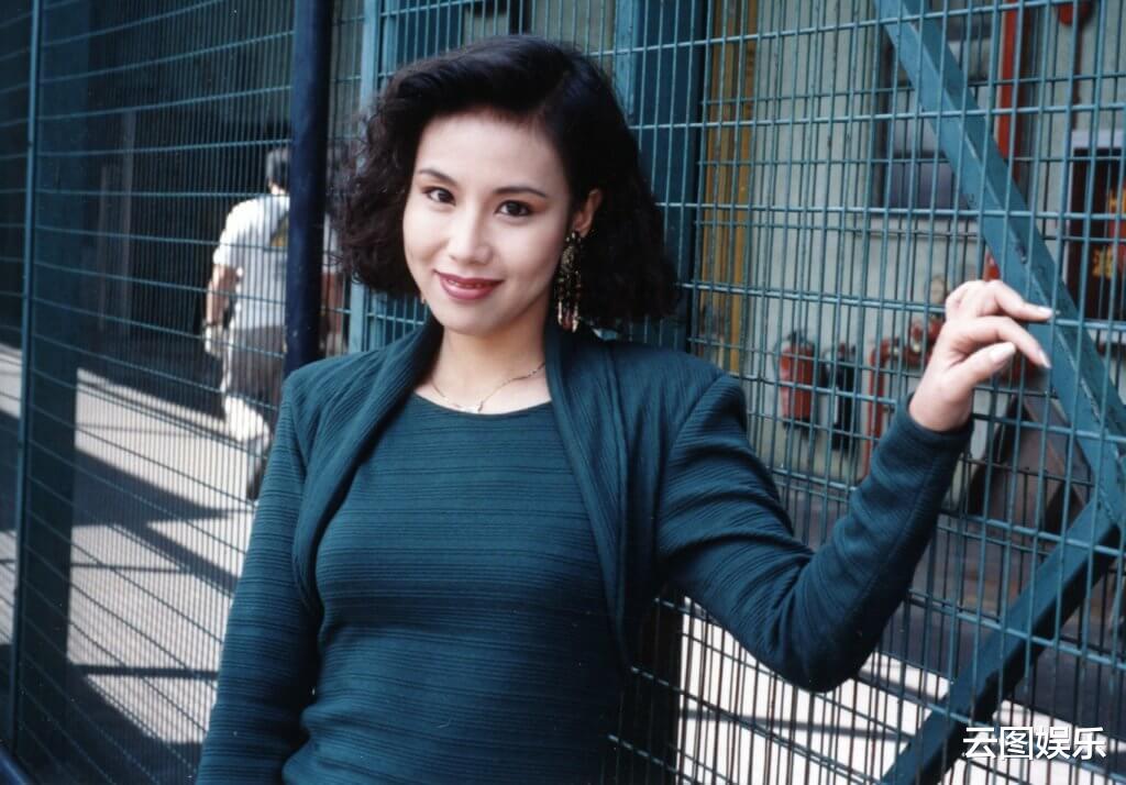 雪儿|双喜临门！文雪儿小女儿低调登记结婚，大女儿晒婚纱照宣布嫁人