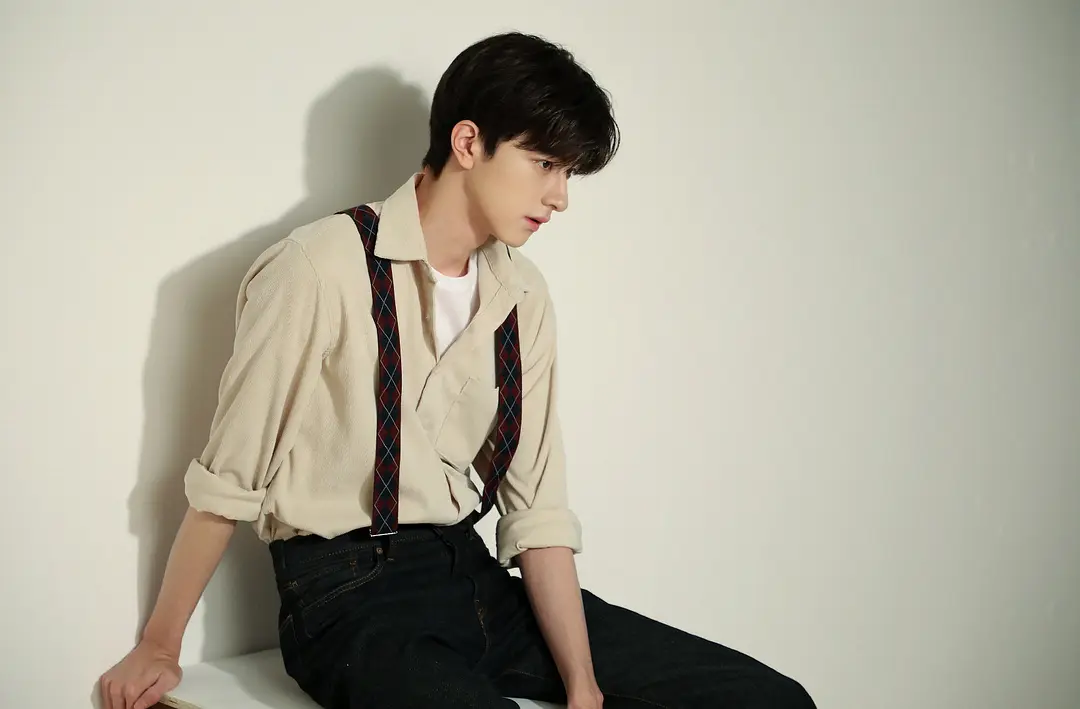 林一|北体187cm长腿校草林一爆红,被称为小林更新:这眼神太要命了