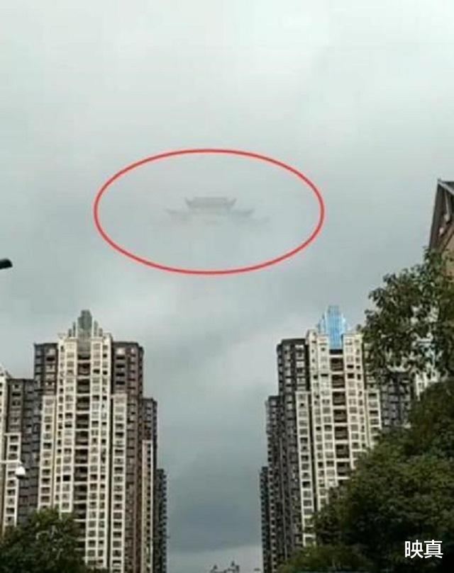  15年，河北曾出现异象，有人曾拍到“南天门”，平行宇宙是真的？