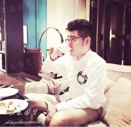 鞠萍|鞠萍28岁儿子近照曝光,瘦身成功后帅气有型