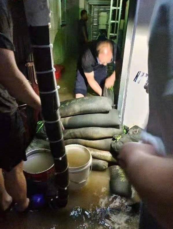 小朱聊育儿|河南暴雨灾害发生后，华为工程师果断出手，日感慨和德国巨大反差