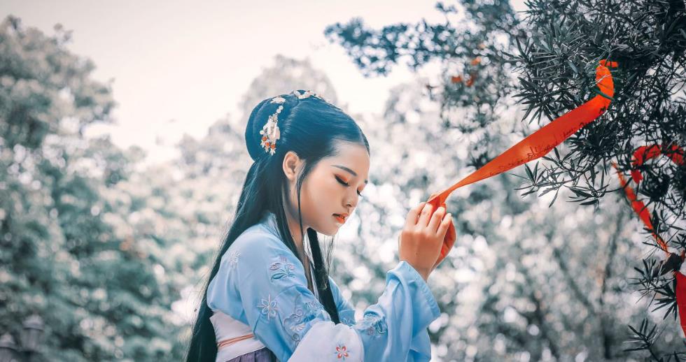 梦缘易八字命理|壬水日主需火暖局，原局调候有限，格局一般，但生活依能丰衣足食