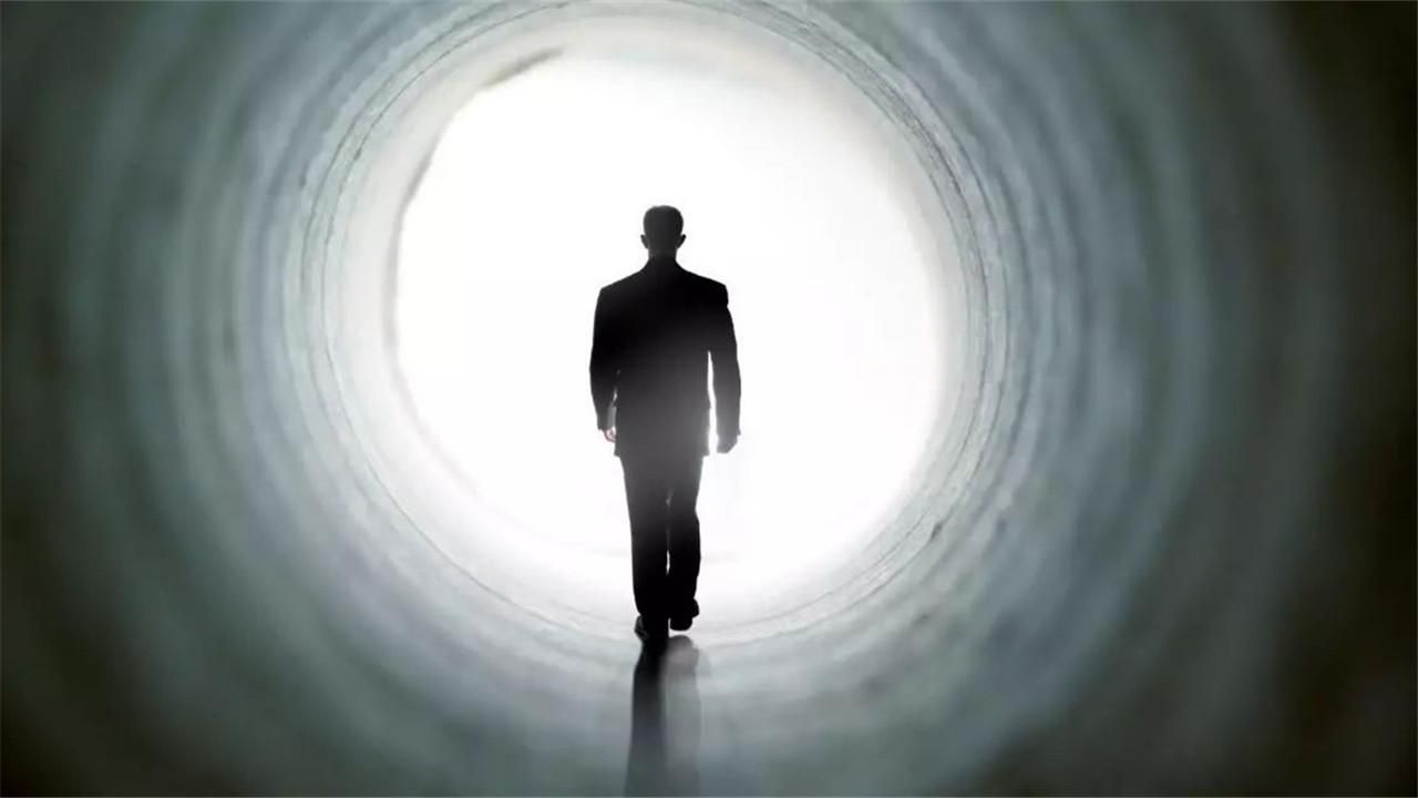 心脏停止跳动后仍有意识?人体在死亡之后,意识会去哪?