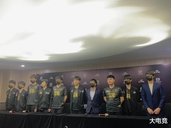RNG|RNG赛后采访-Xiaohu：大家一直都知道RNG是两个上单，没有打野