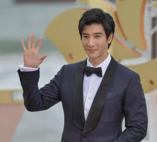 王力宏|王力宏出轨对象曝光？多次被拍在徐若瑄家中过夜，两人关系引热议