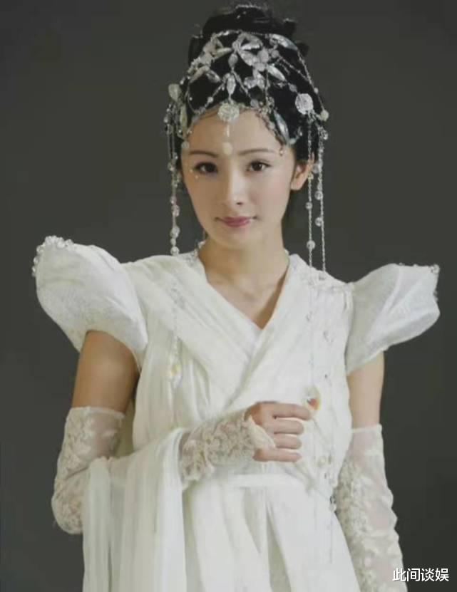 刘诗诗|刘诗诗发布会旧照清纯小白花，杨幂《仙剑三》旧照又仙又灵