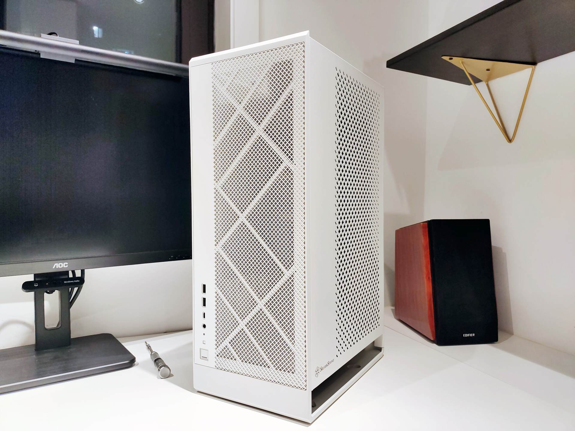 眼睛君|等不来显卡，银欣小高个MATX机箱+AMD 5600G装机