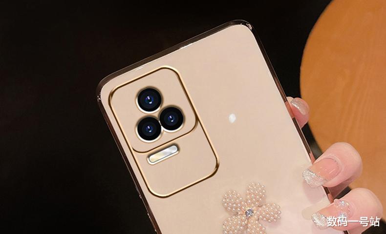 红米手机|红米K50保护壳曝光,骁龙870+后置三摄,三角形排列第一次见