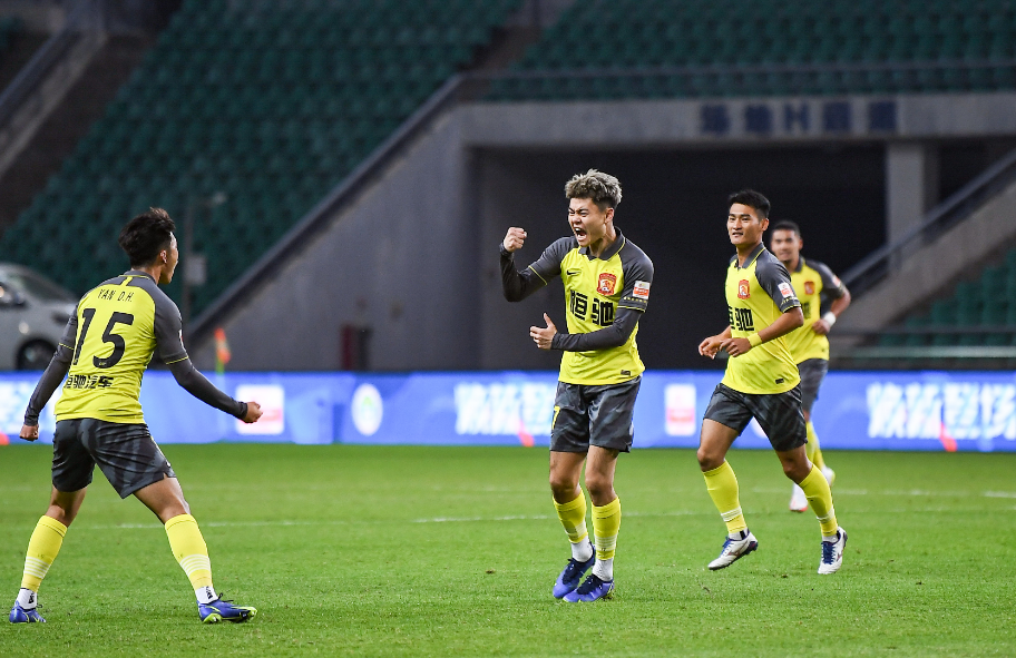 泰山隊|中超最新排名，泰山隊8分優(yōu)勢領跑，廣州超海港，國安0比5跌第6