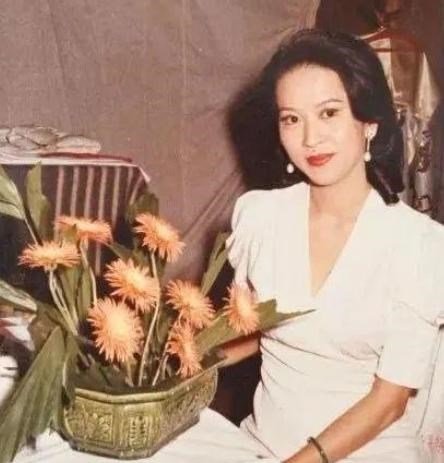 炄锌说 为嫁豪门,17岁的她当了30年小三,丈夫却立遗嘱:只给她一块钱