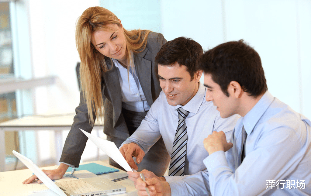 |热衷于三件事的同事，其实内心很黑暗，少点接触为妙