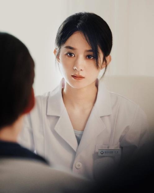 赵丽颖|迷雾剧场有救了，赵丽颖新剧上线豆瓣满屏五星，最大功臣却是他？