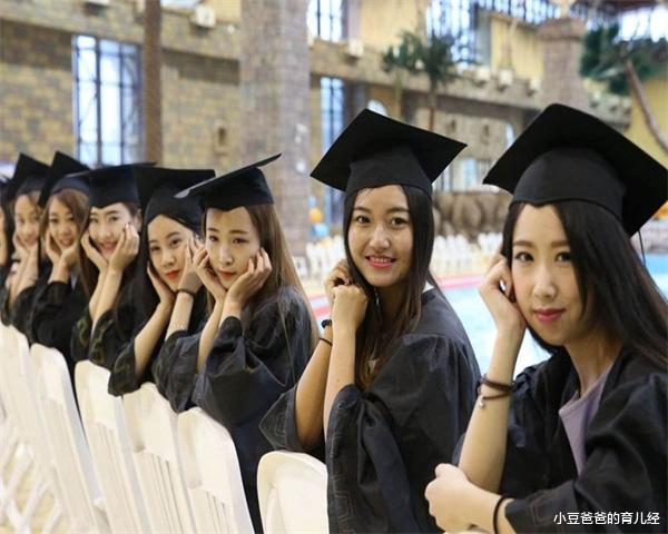 女孩|大学受欢迎的女孩身高排行榜，160cm位居第一，第三名让男孩讨厌