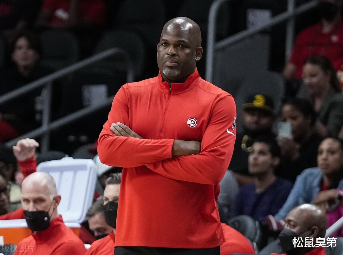 老鹰队|补空篮不进、首发31分钟8投0中0分5犯！卡巴罗上演NBA版无间道