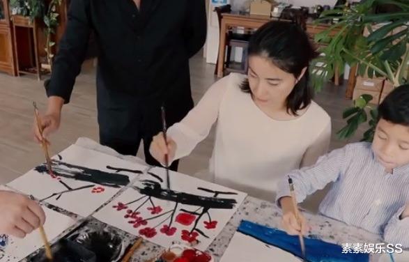 詹妮弗·劳伦斯|4岁霍中妍第一次登台表演，郭晶晶霍启刚教得好，全家陪同观看