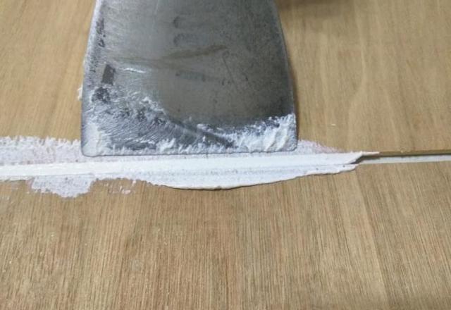 |美缝知识：美缝剂为什么会出现爆管的情况？