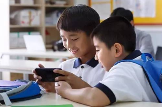 糯妈育儿经|峡谷再无“小学生”？新规强制九点下线，家长：孩子的学习有救了