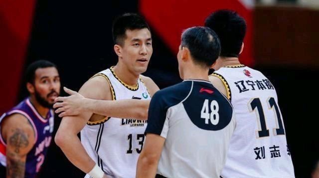 嘟小薯 CCTV5直播！辽宁战广州师徒博弈 魔兽复出郭少缺战 杨鸣难解双危机