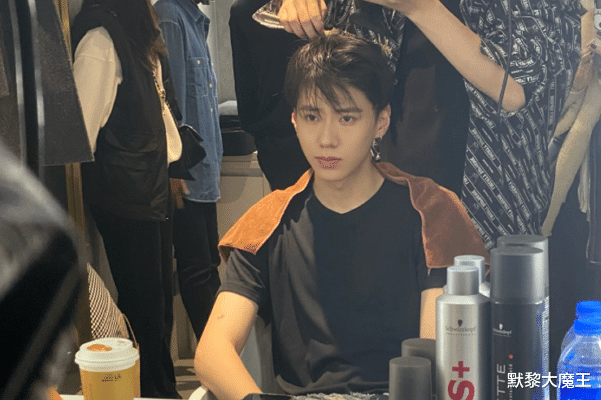 芒果台|腾讯芒果TV又“撞档”！两部新剧同天上线，高甜轻虐对决甜宠爽剧