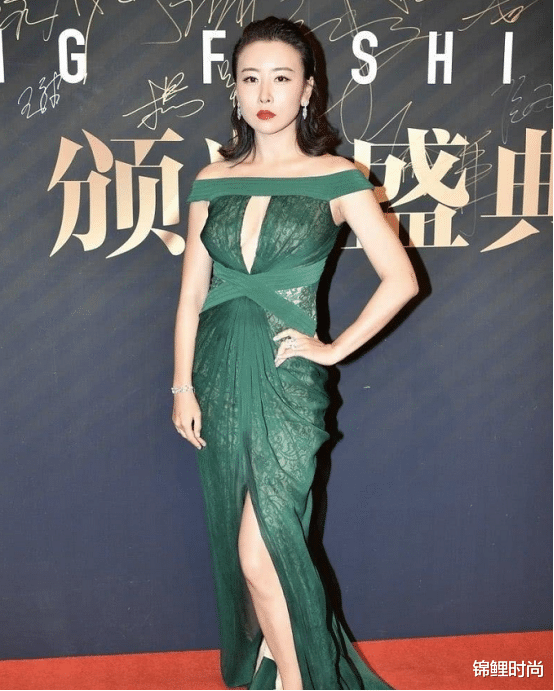 毛俊杰|毛俊杰的好身材可一点不藏着，玲珑曲线女人看了都羡慕，真挺美的