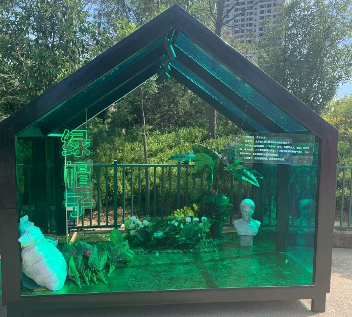 外卖小哥|我说为什么我点的饭一直还没有送到，原来外卖小哥送到半路去钓鱼了