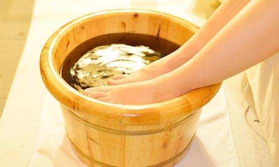 美食轩事|女性有没有衰老，“脚底板”会显现出来，改善足部问题牢记4原则