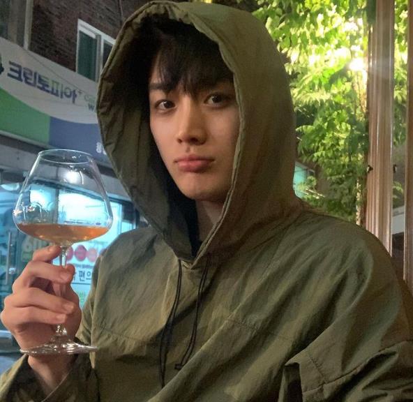 暮色心约|《单身》配对揭晓！三男抢一女，宋智雅最终选他，一同逃出地狱岛