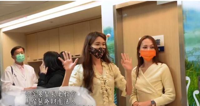 林志玲|林志玲曾深陷陪酒风波，多张现场照流出！婚后沉迷于做公益惹人敬