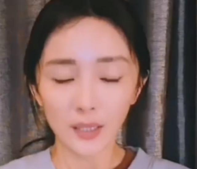 景甜|赵露思: 我卸妆了，景甜: 我卸妆了，鞠婧祎: 我卸妆了，杨幂: 你们聊