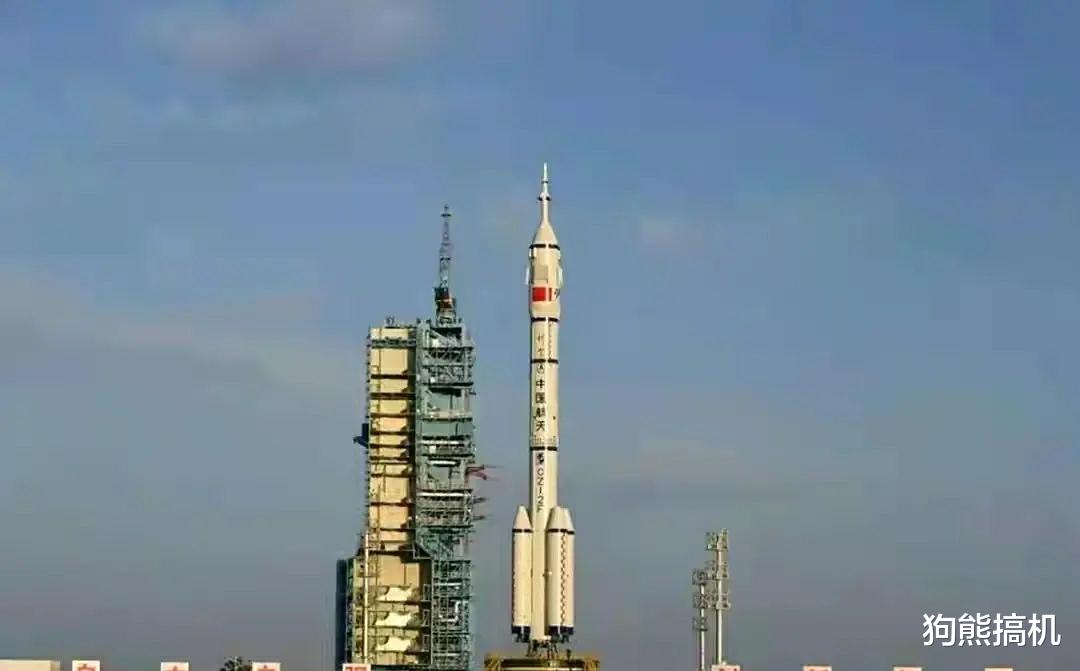 太空|神舟十三号正在待命，随时营救