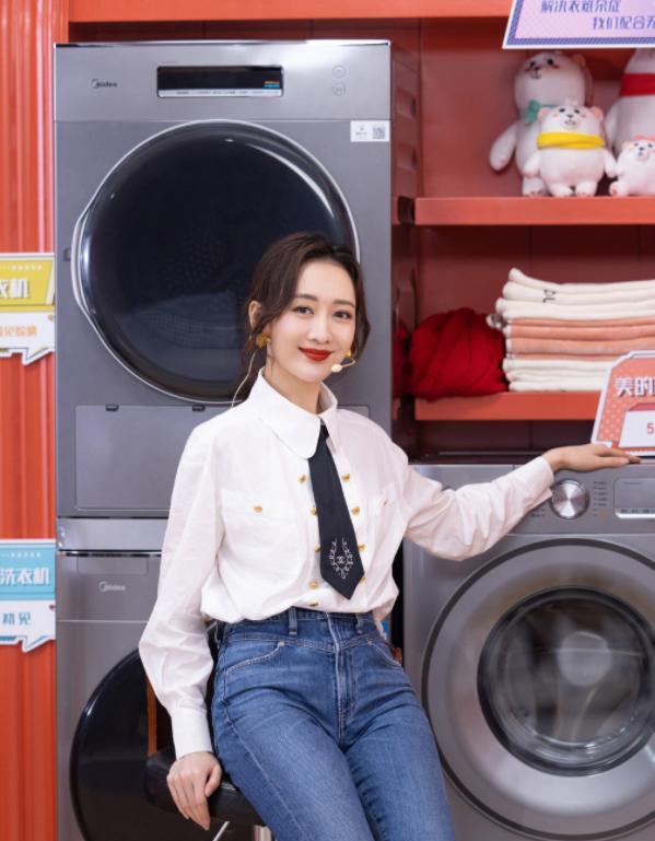 美颜|王鸥身材太绝！穿红丝绒裙配毒汁靴，真是39岁的“阿姨”吗？