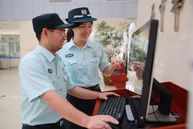 文职|2022军队文职招聘已开始，涉及23个专业技术系列，专科学历也可报名