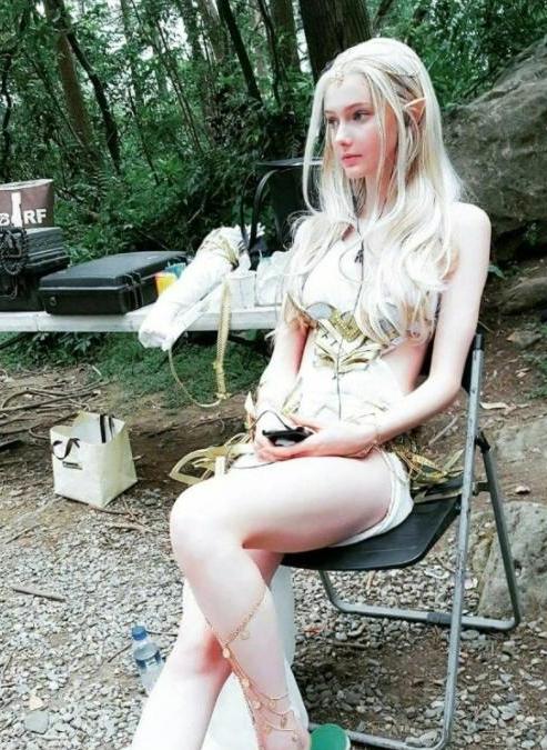 女孩|公认的全球最美女人，却被认为是电脑合成，看她素颜照后网友爱了