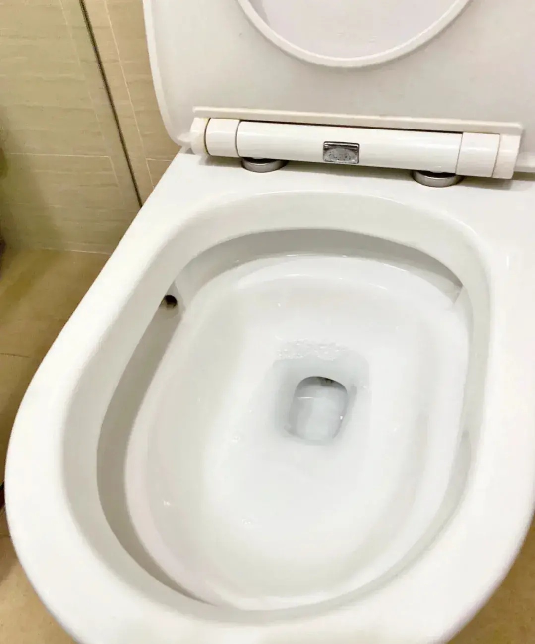 畅谈装修|无论厕所污垢有多难清洁，用对方法，不仅易清洁，连家务量都少了