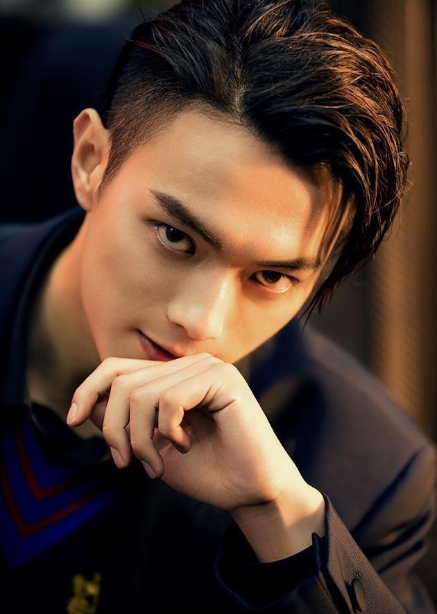 黄磊|人到中年就“发腮”?这些男星颜值骤降的背后,是骨相在作祟