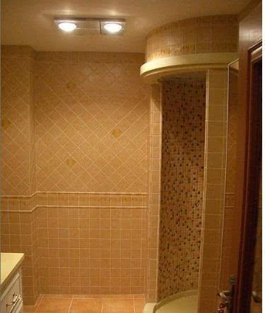 老爸为了省钱砖砌淋浴房,朋友却说像棺材,他们是杠精吗?