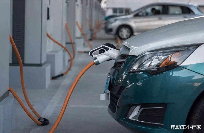 电动车小行家 摩托车被禁、电动车被限,专家给出方法解决出行,网友:别挨骂了